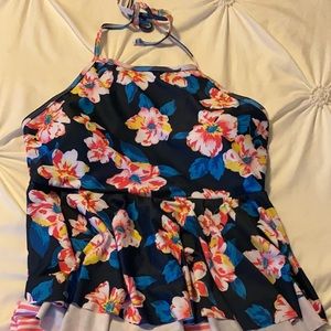 Size medium tankini. Adorable.